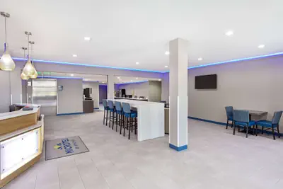 Photo 3 - Microtel Inn & Suites by Wyndham Manchester
