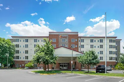 Photo 2 - Comfort Suites At Virginia Center Commons