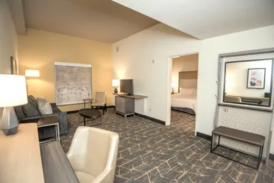 Photo 4 - Holiday Inn & Suites Oakland Airport by IHG