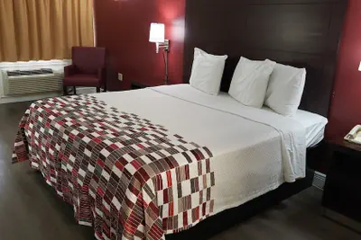 Photo 5 - Red Roof Inn Kenner – New Orleans Airport NE