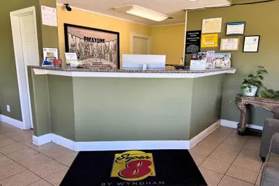 Photo 2 - Super 8 by Wyndham Picayune