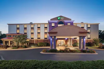 Photo 2 - Holiday Inn Express Hotel & Suites Lavonia by IHG