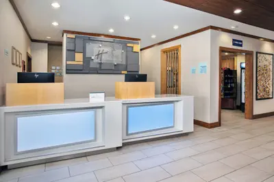 Photo 3 - Holiday Inn Express & Suites Buffalo by IHG