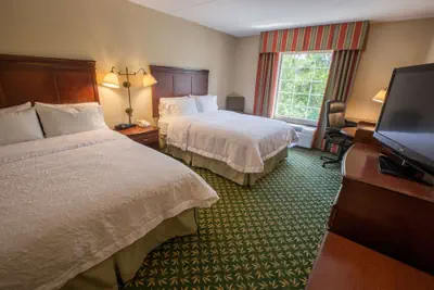 Photo 4 - Hampton Inn & Suites Berkshires-Lenox