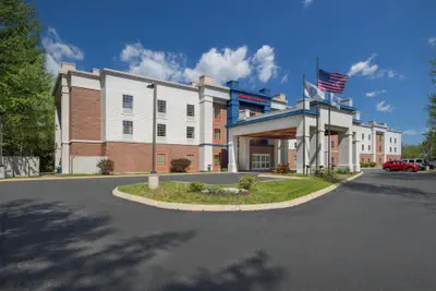Photo 2 - Hampton Inn & Suites Berkshires-Lenox