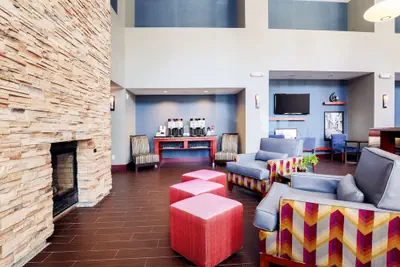 Photo 4 - Hampton Inn & Suites Poughkeepsie
