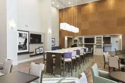 Photo 4 - Hampton Inn & Suites Hartford-Manchester
