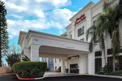 Photo 2 - Hampton Inn & Suites Tulare