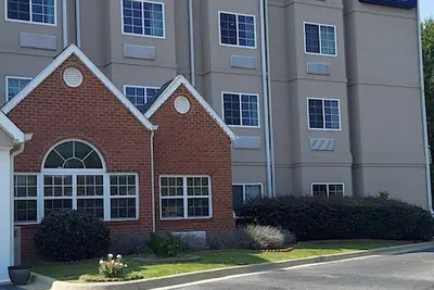 Photo 2 - Microtel Inn & Suites by Wyndham Hoover/Birmingham