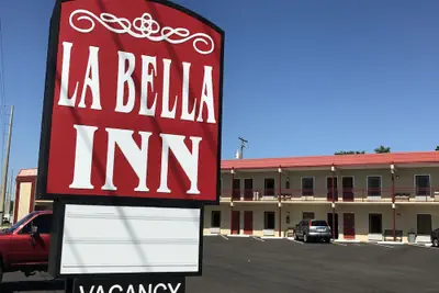Photo 2 - La Bella Inn