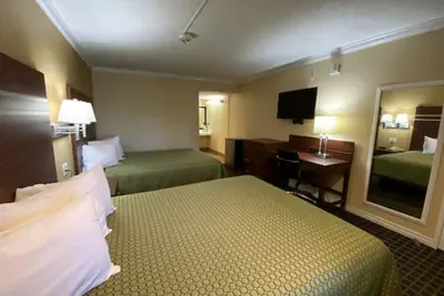Photo 3 - Americas Best Value Inn Azusa Pasadena