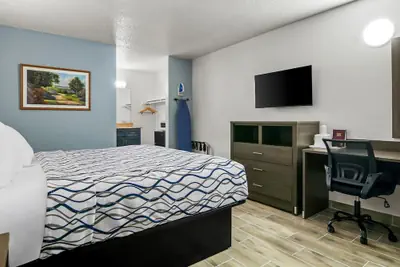 Photo 2 - Americas Best Value Inn Weatherford, TX