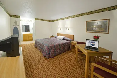 Photo 3 - Americas Best Value Inn Weatherford, TX