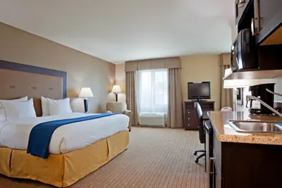 Photo 5 - Holiday Inn Express Hotel & Suites Madison-Verona by IHG