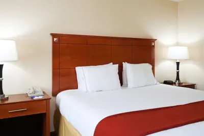Photo 4 - Holiday Inn Express Hotel & Suites Phenix City - Columbus by IHG
