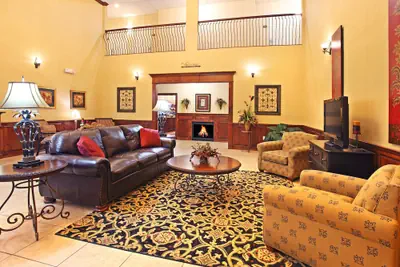 Photo 4 - Holiday Inn Express Hotel & Suites Clarksville by IHG
