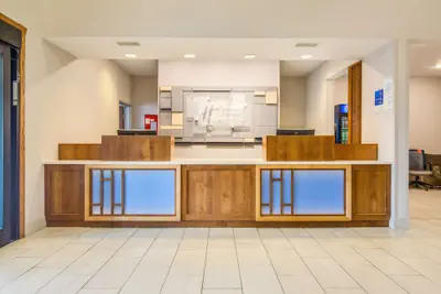 Photo 2 - Holiday Inn Express Hotel & Suites Custer by IHG