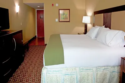 Photo 4 - Holiday Inn Express & Suites Chaffee-Jacksonville West by IHG