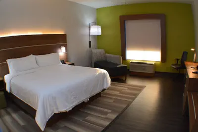 Photo 3 - Holiday Inn Express Hotel & Suites Seguin by IHG