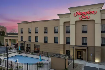 Photo 2 - Hampton Inn Crossville