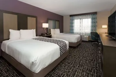 Photo 5 - La Quinta Inn & Suites by Wyndham Wichita Airport