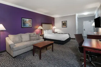 Photo 3 - La Quinta Inn & Suites by Wyndham Loveland/Estes Park