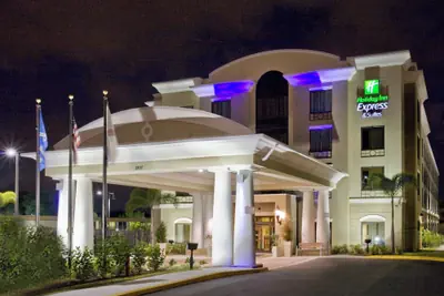 Photo 2 - Holiday Inn Express & Suites Tampa USF Busch Gardens by IHG