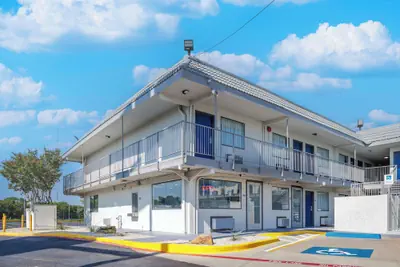 Photo 2 - Motel 6 Fort Worth, TX - East