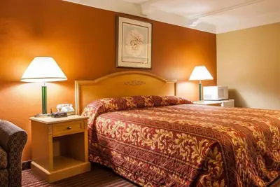 Photo 3 - Relax Inn Saint Charles