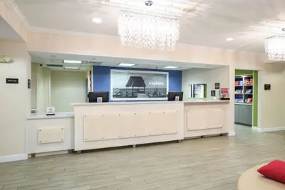 Photo 4 - Hampton Inn Jacksonville East Regency Square