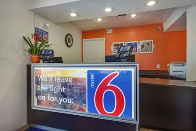 Photo 4 - Motel 6 Tempe, AZ - Broadway - ASU