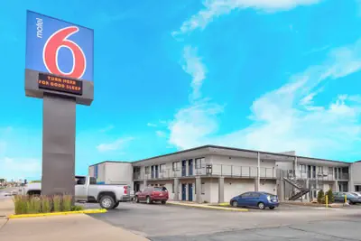 Photo 2 - Motel 6 Villa Park, IL - Chicago West