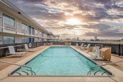 Photo 2 - Motel 6 Euless, TX - Dallas