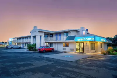 Photo 2 - Motel 6 Richland, WA - Kennewick