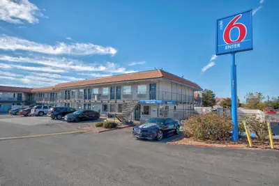 Photo 2 - Motel 6 Albuquerque, NM - Carlisle