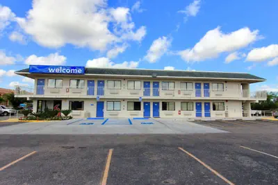 Photo 2 - Motel 6 Kingsville, TX
