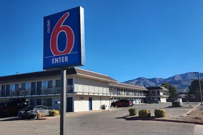 Photo 2 - Motel 6 Alamogordo, NM