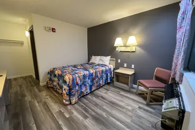 Photo 2 - Regency Inn