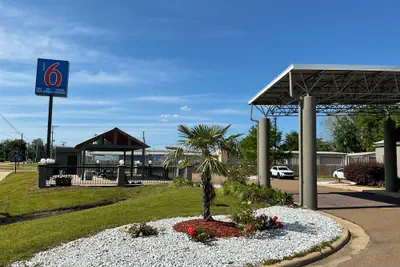 Photo 2 - Motel 6 Jackson Airport, Pearl