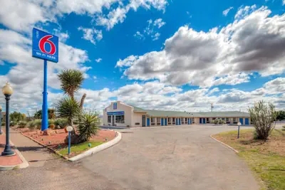 Photo 2 - Motel 6 Van Horn, TX