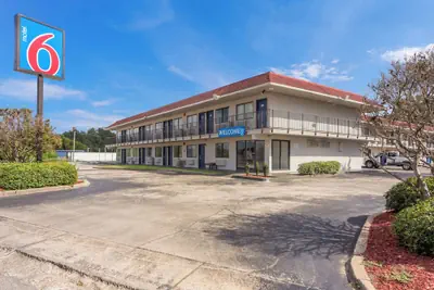 Photo 2 - Motel 6 Meridian, MS