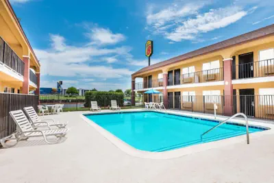 Photo 2 - Super 8 by Wyndham Midwest City OK