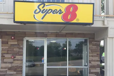 Photo 2 - Super 8 by Wyndham Florence
