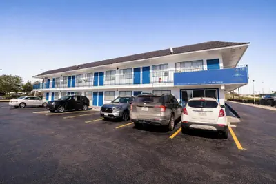 Photo 2 - Express Inn Near Columbus Airport