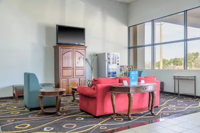 Photo 2 - Motel 6 Forsyth, GA – Tift College