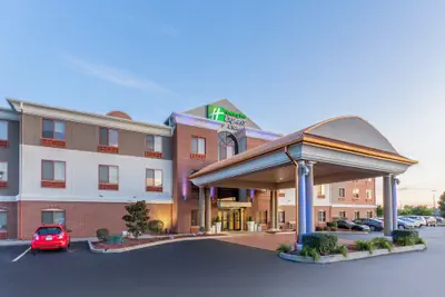 Photo 2 - Holiday Inn Express & Suites O'Fallon/Shiloh by IHG