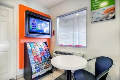 Photo 4 - Motel 6 Chino, CA - Los Angeles Ontario