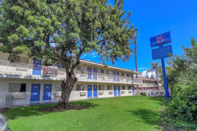 Photo 2 - Motel 6 Chino, CA - Los Angeles Ontario