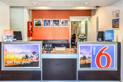 Photo 3 - Motel 6 Bakersfield, CA - East