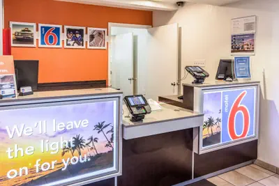 Photo 2 - Motel 6 Bakersfield, CA - East